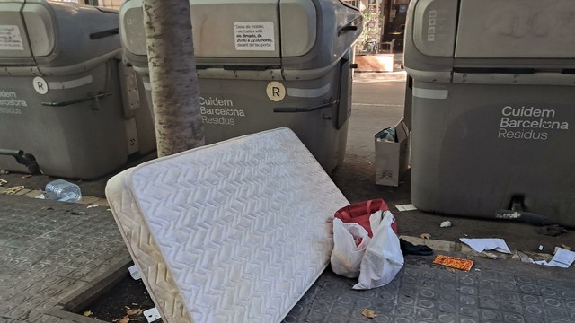 📽️ Veïns i comerciants alerten de la degradació del barri de Sant Antoni de Barcelona